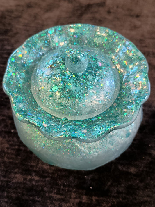 Ruffled jar